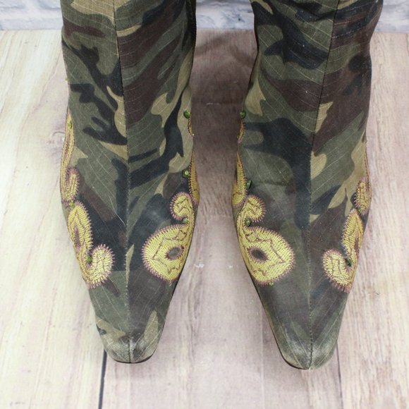 Akademiks Embroidered Camo Knee High Heeled Boots Size 10 - Picture 5 of 15